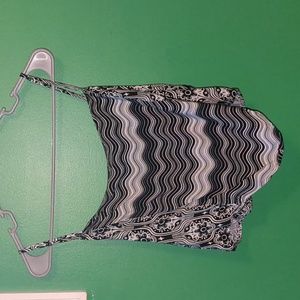 Black and white cropped tank top